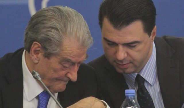 Berisha: Lulzim Basha darkoi dje me Ramën në Dhërmi, ma tha roja i hotelit