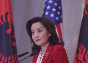 Shtyu Alibeajn në foltore, Yuri Kim reagon ashpër ndaj Berishës: Të mos përsëritet më, ditët e rrahjes dhe sulmit i përkasin të shkuarës