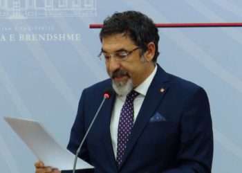 34 policë të arrestuar, reagon Çuçi: Hetim model i Agjencisë së Mbikëqyrjes Policore, për të korruptuarit s’ka vend në polici