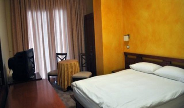 39 vjeçari gjendet i pajetë në një dhomë hoteli