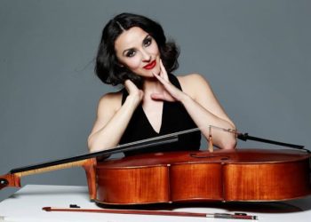 “Më tha që jam simpatike”, artistja shqiptare rrëfen bisedën me presidentin Joe Biden