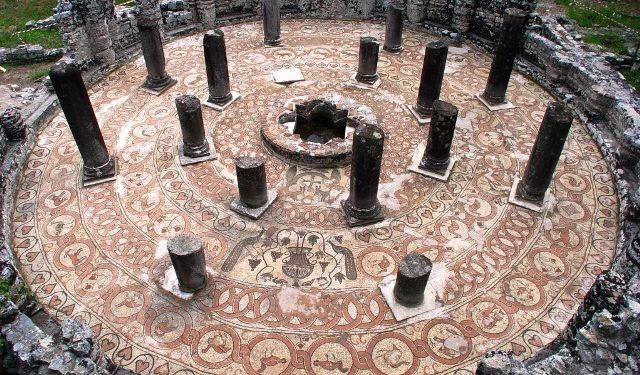 Butrinti me koncension, kafe, ushqime me katering dhe rritje të çmimit të biletës