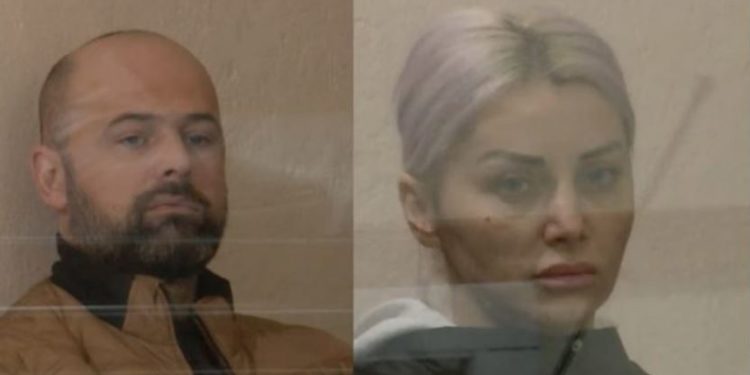 Histori si për telenovela/ Vajza merr peng ish të dashurin që i kishte dhënë 30 mijë euro borxh, e veshin me rroba grash dhe e filmojnë