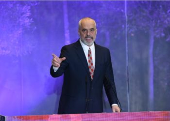 Rama tallet me qeverisjen e PD: Imagjinojeni vetë takimin në zyrë të Covid me Nard Ndokën