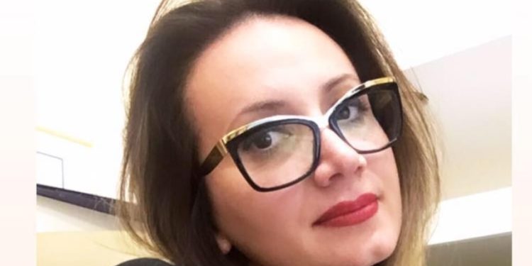 Kryetarja e PD-së së Berishës në Sarandë ka një propozim: Lul Bashën ta dënojmë me burg