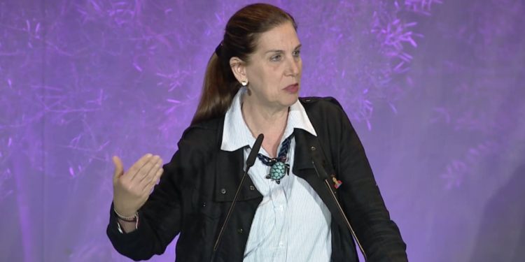 “Vetë jam në punë, gruan e kam në punë, ma fut pak edhe çunin në punë”, Kumbaro tregon kërkesat e socialistëve në Gjirokastër