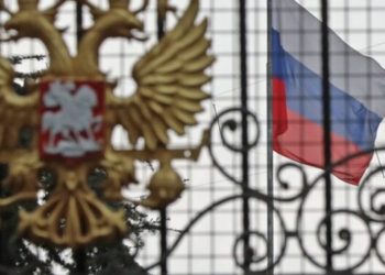 Greqia dëbon 12 diplomatë rusë, Moska reagon ashpër