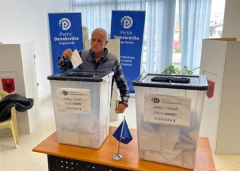 Nga Tirana, Vlora dhe Gjirokastra, ja qytetet ku po mbahen sot zgjedhjet për kryetarë dege të PD-së së Berishës