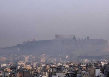 Pluhuri afrikan mbulon Athinën, reja nga shkretëtira e Saharasë do qëndrojë për disa ditë