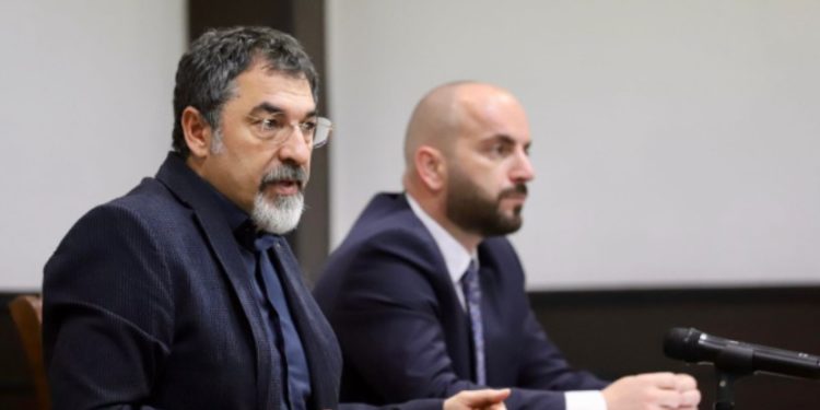 Lufta kundër kanabisit, Çuçi mbledh drejtuesit e policisë së 5 qarqeve: Zero mbështetje politike dhe asnjë tolerancë. Legalizimi për qëllime mjekësore një iniciativë që s’duhet ngatërruar me trafikimin