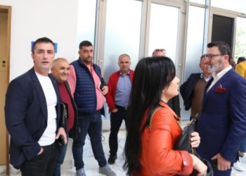 Kongresi PS, Tërmet Peçi në pritje të takojë komandantin e tij, Edi Rama