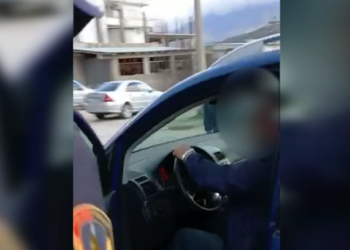 “Bëni bllokimin e rrugës”, shihni si kapet në Gjirokastër trafikanti i klandestinëve (VIDEO)