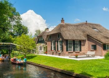 Njihuni me fshatin ku nuk lejohen makinat (FOTO)