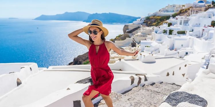 Rekord turistësh në Greqi, prenotimet më të larta se viti 2019