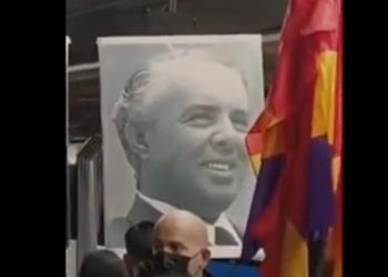 Marshimi i të majtëve spanjollë, shfaqet portreti i Enver Hoxhës në Madrid (VIDEO)