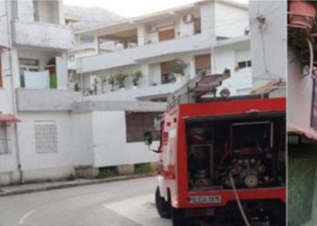 Merr zjarr shtëpia në Gjirokastër, ja dyshimet e para