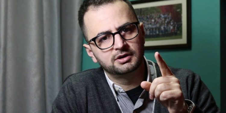 Ish kreu i Nismës Thurje rrëfen bisedën mbrëmë në Sarandë pak para shpërthimit me tritol në hotel