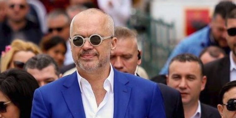 Rroga nga 600 mijë lekë e sipër, Rama tregon disa vende të lira pune për të rinjtë