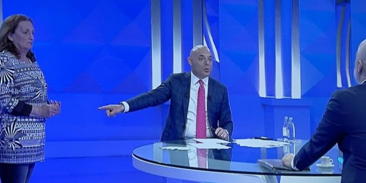 70 mijë lekë të vjetra në muaj, Fevziu përball gruan pensioniste me Ramën live në emision