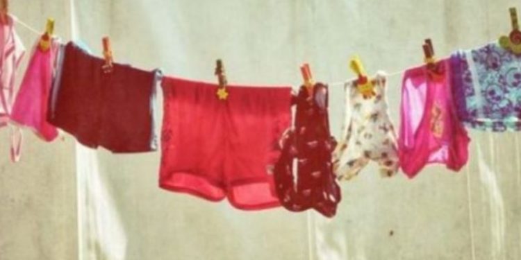 Këto janë arsyet pse brekët dhe çorapet nuk duhet larë së bashku