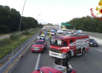 Ngjarje e rëndë/ E mori makina përpara në sy të gruas e vajzës, humb jetën shqiptari (Emri)