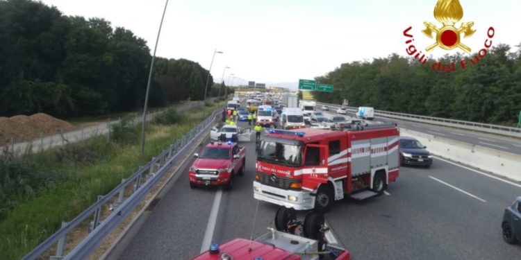 Ngjarje e rëndë/ E mori makina përpara në sy të gruas e vajzës, humb jetën shqiptari (Emri)