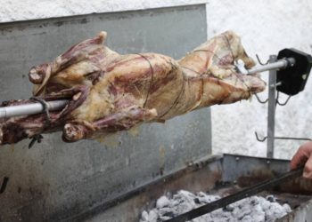 Nesër Pashkët, zbatoni thirrjen e mjekëve që të mos e hani darkën në spital!