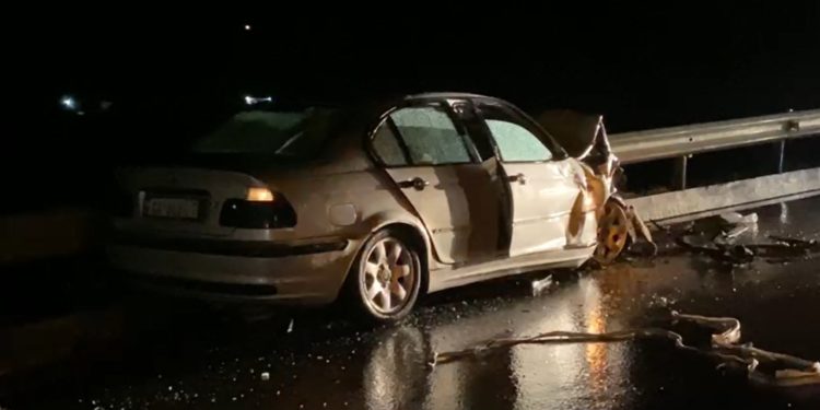 Pamje të frikshme nga aksidenti me vdekje në Levan-Tepelenë, shihni si është bërë “BMW-ja” (VIDEO)