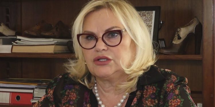 Ish- deputeti i PD rrëfen ‘aventurën’ me biznesmenen e njohur: Lushnjarja që më mori zemrën në rini