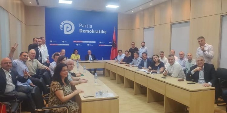 Publikohet lista e deputetëve për Kryesinë e PD-së