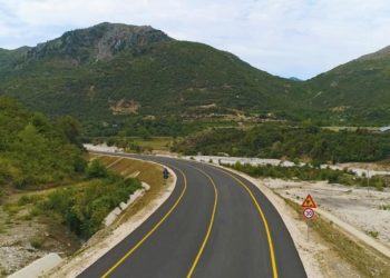 Aksidentohen 3 turistë amerikanë në Rrugën Kardhiq-Delvinë