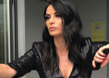 “Ti je idiot”/ Moderatorja e sportit zbulon incidentin me futbollistin e Kombëtares: Më jep mikrofonin se do them diçka dhe…