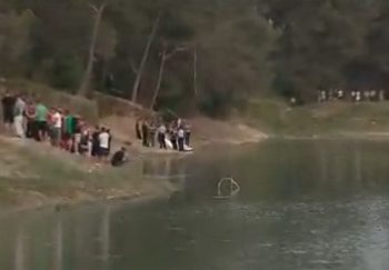 Ngjarje tronditëse/Po luanin në liqen, mbyten dy fëmijë në Tiranë