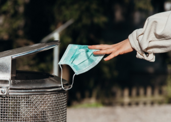 Greqia lehtëson masat antiCOVID, nga nesër hiqen maskat në ambientet të mbyllura