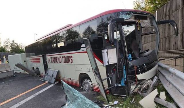 Përplaset autobusi plot me shqiptarë, 20 të lënduar