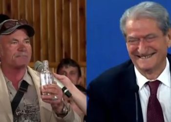 Demokrati me shishen e rakisë në takimin e Berishës: Basha na bëri mu*in në mes të shtëpisë, po shkoi Rama në xhenet, unë le të digjem në xhenem