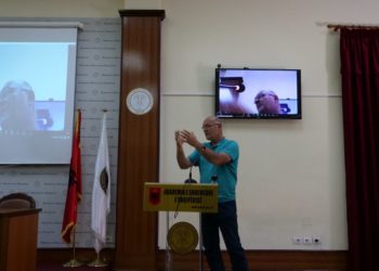 Butrinti me koncension, Auron Tare: Tare: Ju që keni firmosur do t’ju mbetet emri në histori që dorëzuat