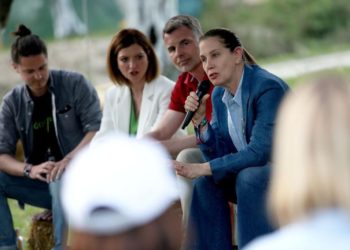 Kumbaro në Borsh: Nuk kemi industri të rëndë, por turizëm dhe bujqësi si fuqi ekonomike