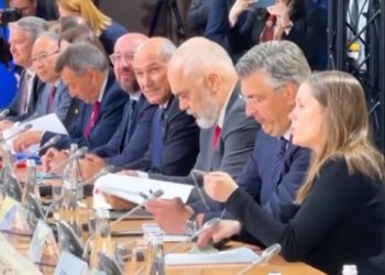 Shqipëria dhuron 1 mln euro për Ukrainën, Rama: Shpresojmë që lufta të mbarojë sa më parë!