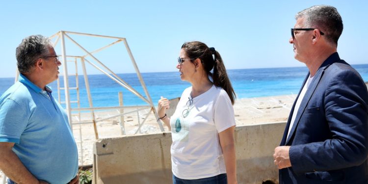 Paralajmërimi i Kumbaros nga Dhërmiu: Nuk do të falet informaliteti nëpër plazhe