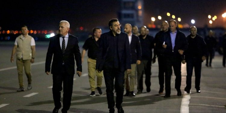 13 gra dhe fëmijë riatdhesohen nga Siria, Çuçi i pret në aeroport: Mirënjohje për SHBA. Operacionet me partnerët do të vijojnë