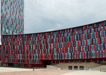 Finalja e madhe, UEFA “rrethon” Air Albania