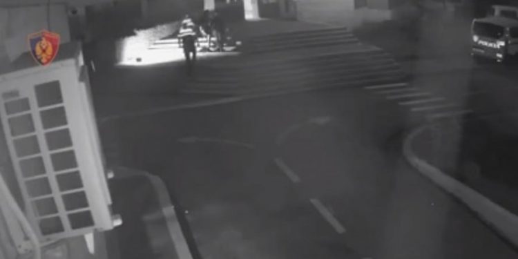 Ndjekje si nëpër filma, arrestohen grabitësit e refugjatëve në Gjirokastër (VIDEO)