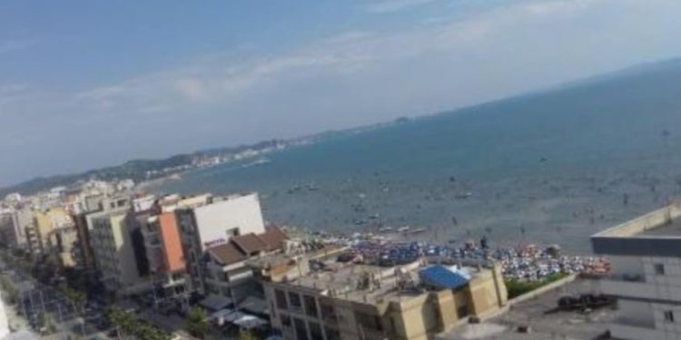 “Dilni nga shtëpitë, lërini dritaret hapur, ulini televizorët në tokë”, paralajmërimi, çfarë do ndodhë nesër në Durrës