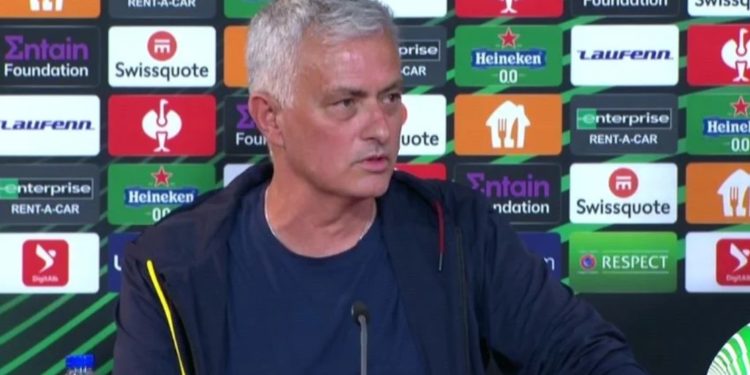 Mourinho: Ne kemi një lojtar shqiptar te Roma, Kumbullën dhe nëse fitojmë ne, edhe shqiptarët do të fitojnë