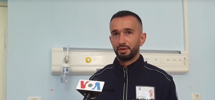 Duket i kënaqur me rrogën, njihuni me infermierin që s’do të largohet nga Gjirokastra drejt Gjermanisë (VIDEO)