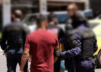 Operacioni “Fshesa” në Greqi, ekstradohen 75 emigrantë