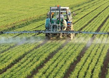 Nafta falas për fermerët po ndahet me pikatore