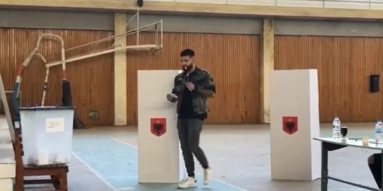 Demokratët e Gjirokastrës votuan për kryetarin e ri të PD, flet Tritan Shehu: Po shkojmë drejt përballjes me regjimin (VIDEO)