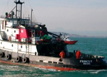 E rëndë/ Mbytet anija e nisur drejt Shqipërisë, 1 i vdekur, 5 të zhdukur